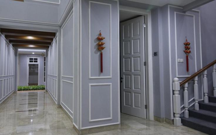 Imagen de los interiores del Casa de Huéspedes Reddoorz Premium Near Rs Pondok Indah. Foto 20