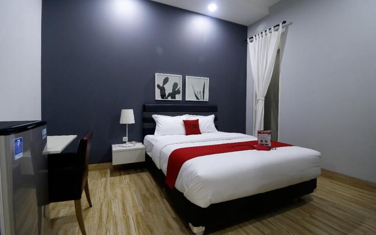 Imagen de la habitación del Casa de Huéspedes Reddoorz Premium Near Rs Pondok Indah. Foto 14
