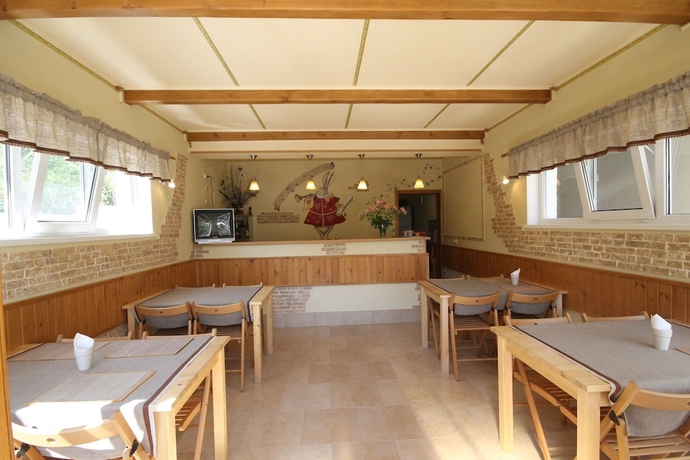 Imagen del bar/restaurante del Casa de Huéspedes Rita, L&aacute;zarevskoye. Foto 4