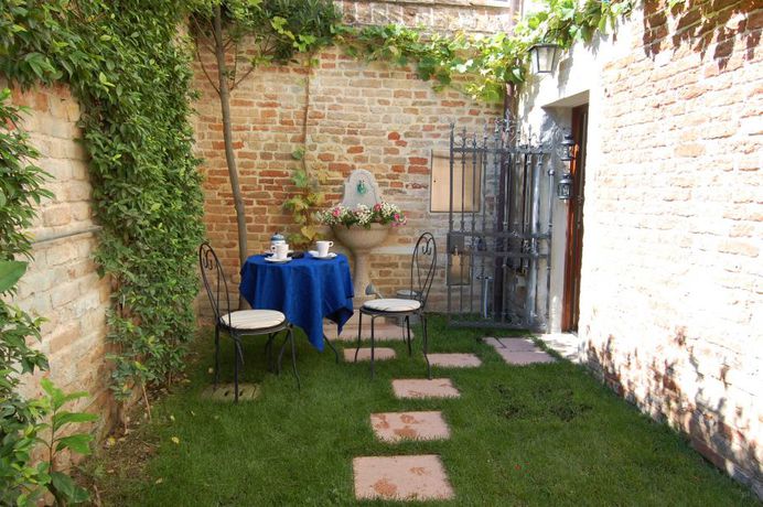 Imagen de los exteriores del Casa de Huéspedes Santa Margherita. Foto 11