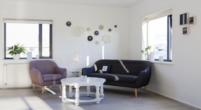 Imagen de los interiores del Casa de Huéspedes Skjaldarvik Guest House. Foto 11