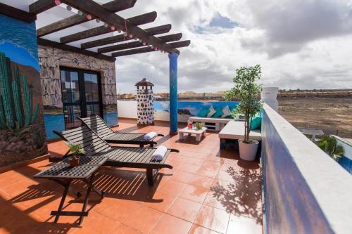 Imagen de los exteriores del Casa de Huéspedes Surf Riders Fuerteventura - Adults Only. Foto 8
