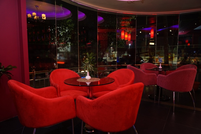 Imagen del bar/restaurante del Casa de Huéspedes Surfview Raalhugandu. Foto 3