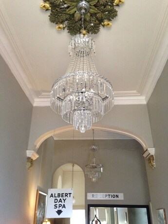 Imagen de los interiores del Casa de Huéspedes The Albert and Mills Guest House and Apartments. Foto 19