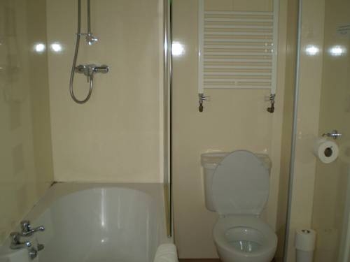 Imagen general del Casa de Huéspedes The Guards Hotel. Foto 4