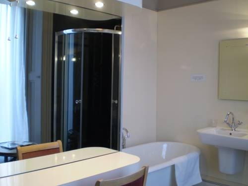 Imagen general del Casa de Huéspedes The Guards Hotel. Foto 7