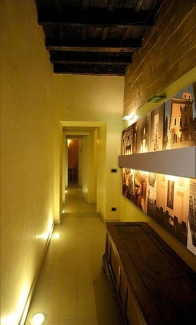 Imagen de los interiores del Casa de Huéspedes TrinitaDeiMonti. Foto 7