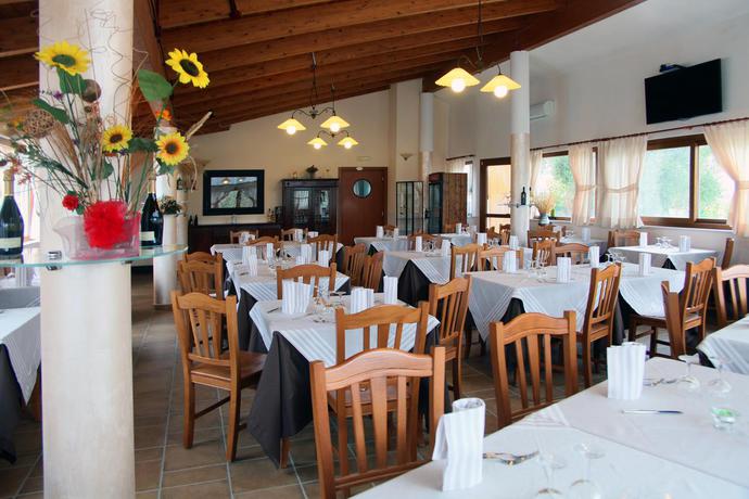 Imagen del bar/restaurante del Finca Rústica AgriCostella Vieste. Foto 3