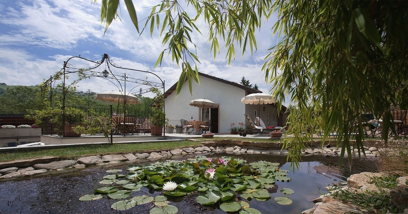 Imagen de los exteriores del Finca Rústica Agriturismo Marcarini. Foto 12