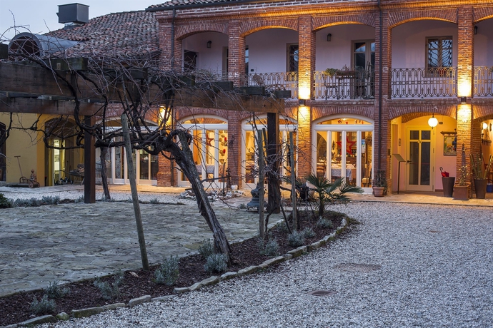 Imagen de los exteriores del Finca Rústica Agriturismo San Martino, Clavesana. Foto 12
