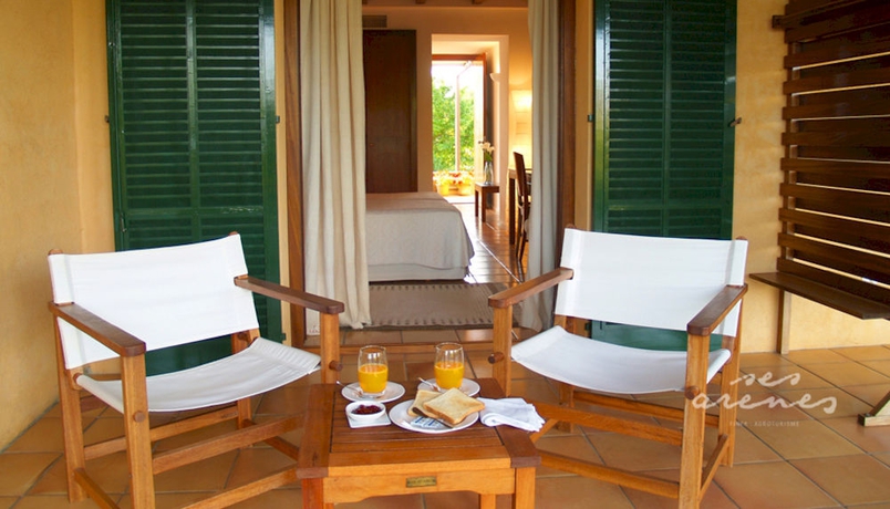 Imagen de los exteriores del Finca Rústica Agroturismo Ses Arenes. Foto 8