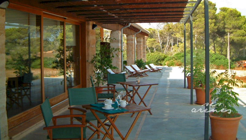 Imagen de los exteriores del Finca Rústica Agroturismo Ses Arenes. Foto 9