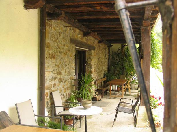 Imagen de los exteriores del Finca Rústica Agroturismo Sidreria Txindurri Iturri. Foto 9