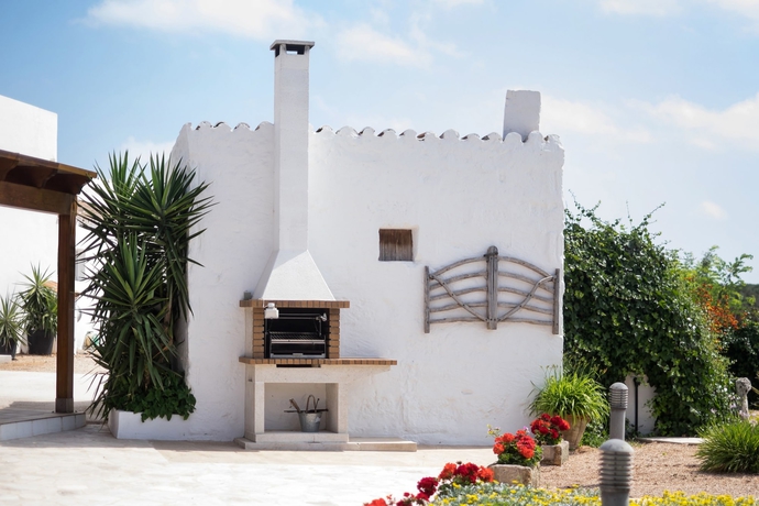 Imagen de los exteriores del Finca Rústica Agroturismo Son Juaneda. Foto 16