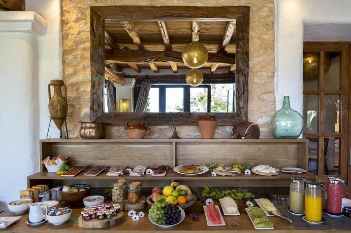 Imagen del bar/restaurante del Finca Rústica Atzaró. Foto 7