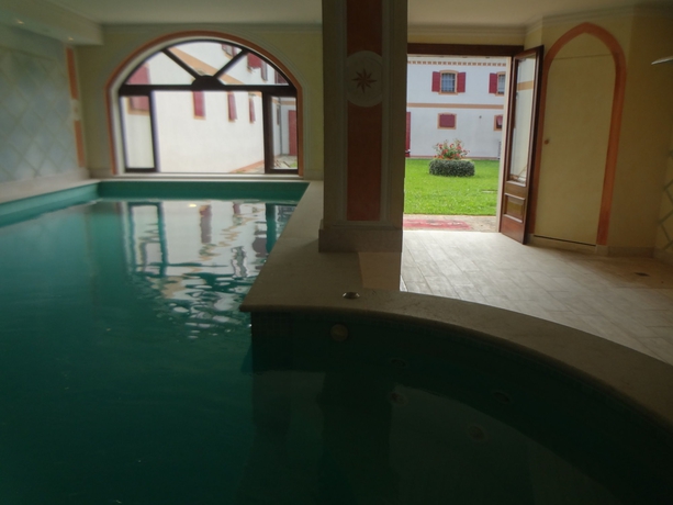 Imagen de la piscina del Finca Rústica Ca' Tessera Park Resort Venice Airport. Foto 13