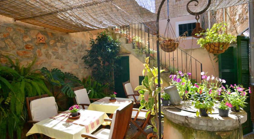 Imagen de los exteriores del Finca Rústica Can Busquets. Foto 4