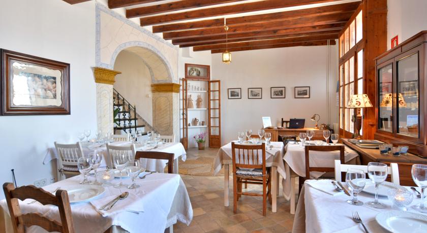 Imagen del bar/restaurante del Finca Rústica Can Busquets. Foto 2