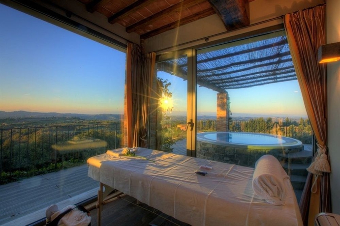 Imagen de los interiores del Finca Rústica Castellare Di Tonda Resort and Spa. Foto 9