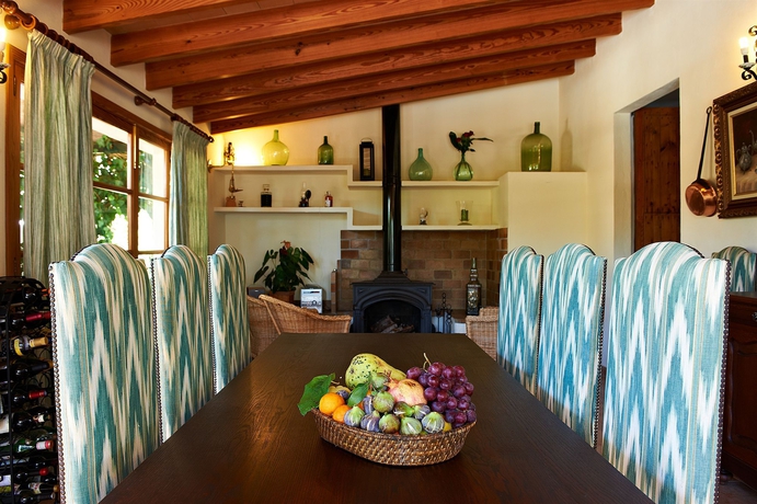 Imagen del bar/restaurante del Finca Rústica FINCA PEROLA. Foto 2