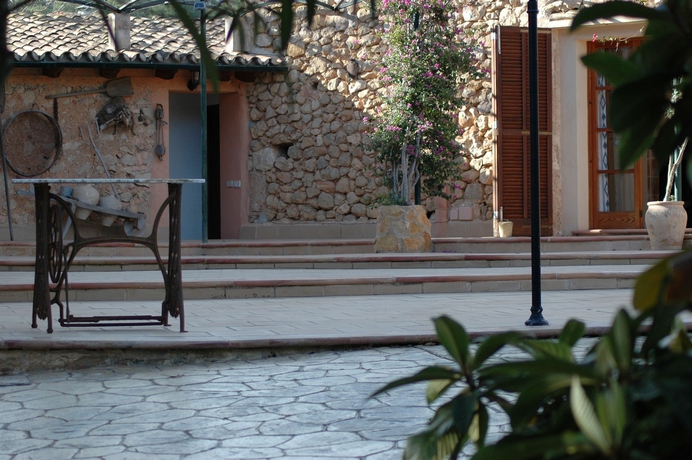 Imagen de los exteriores del Finca Rústica Finca Son Sam&agrave;. Foto 14