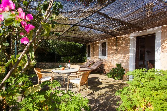 Imagen general del Finca Rústica Hotel Agroturismo Possessi&oacute; Binicomprat. Foto 15