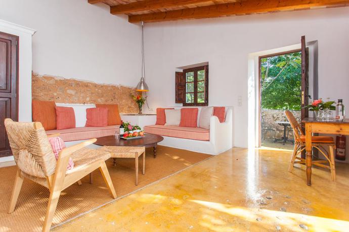 Imagen general del Finca Rústica Hotel Agroturismo Possessi&oacute; Binicomprat. Foto 16