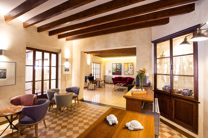 Imagen de los interiores del Finca Rústica Hotel Y Apartamentos Des Puig. Foto 14