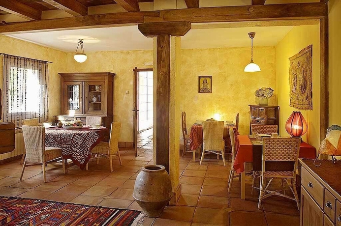 Imagen del bar/restaurante del Finca Rústica Igeldo. Foto 3