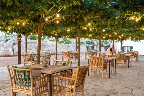 Imagen del bar/restaurante del Finca Rústica Llucasaldent Gran Menorca - Adults only. Foto 3