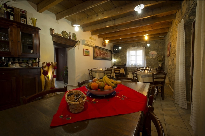 Imagen del bar/restaurante del Finca Rústica Locanda La Rosa. Foto 8