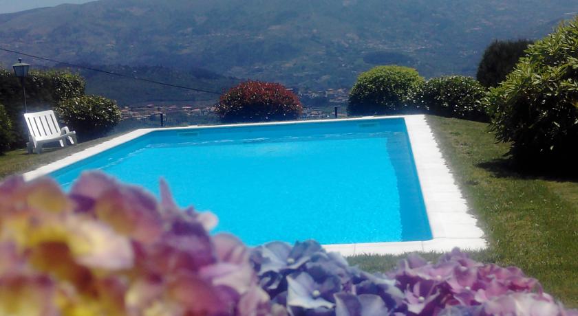 Imagen de la piscina del Finca Rústica Quinta Da Casa Grande De Pinheiro. Foto 5