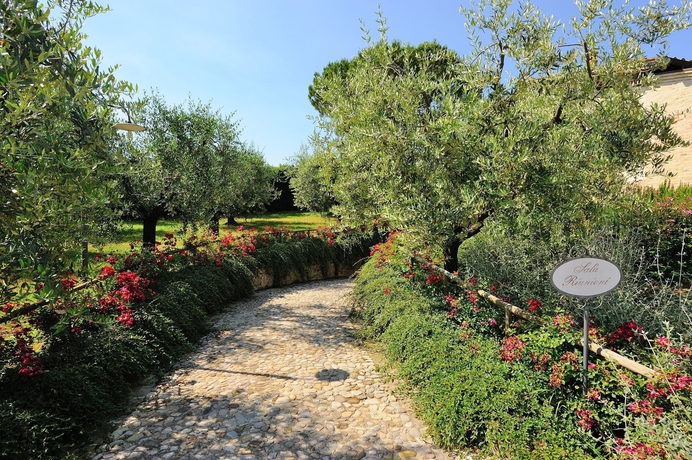 Imagen de los exteriores del Finca Rústica Ripa Relais Colle Del Sole. Foto 8