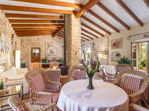 Imagen del bar/restaurante del Finca Rústica Son Foguer&oacute; - Adults Only. Foto 4