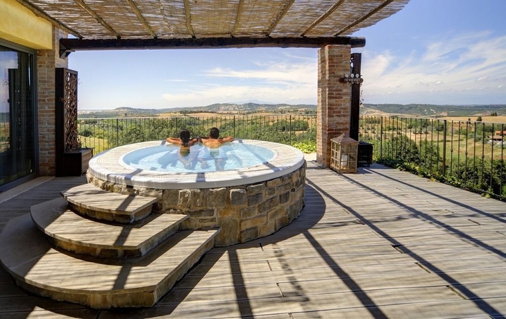 Imagen de los exteriores del Finca Rústica Tenuta Castellare di Tonda. Foto 5