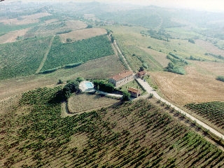 Imagen de los interiores del Finca Rústica Tenuta Di Colle Alberti Agriturismo. Foto 10