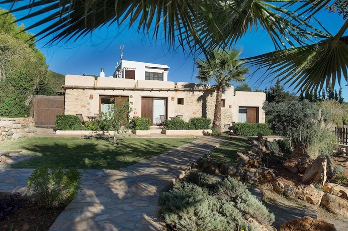 Imagen de los exteriores del Finca Rústica Xarc Agroturismo. Foto 9