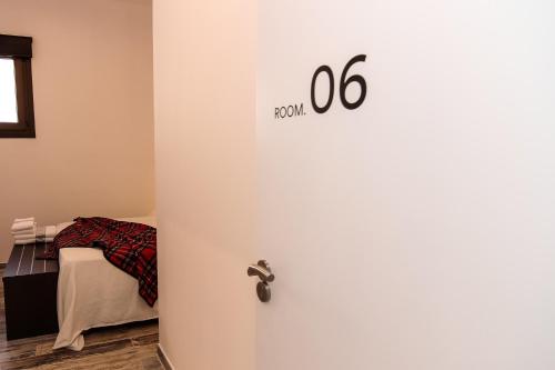 Imagen de la habitación del Hostal 8 Rooms Tarifa. Foto 9