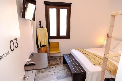 Imagen general del Hostal 8 Rooms Tarifa. Foto 3