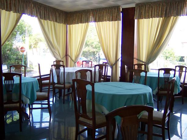 Imagen de los interiores del Hostal 9 Olas. Foto 8