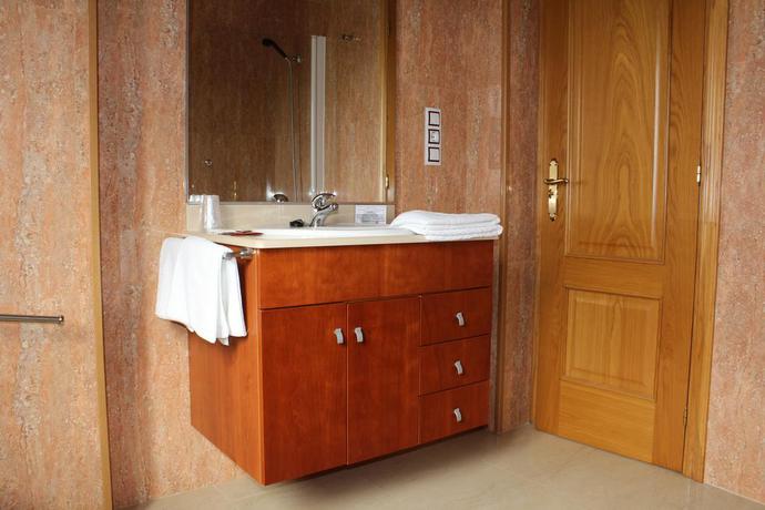 Imagen de los interiores del Hostal 9 Olas. Foto 9
