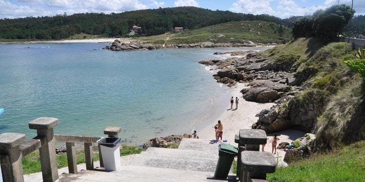 Imagen de los exteriores del Hostal A Cruz. Foto 15