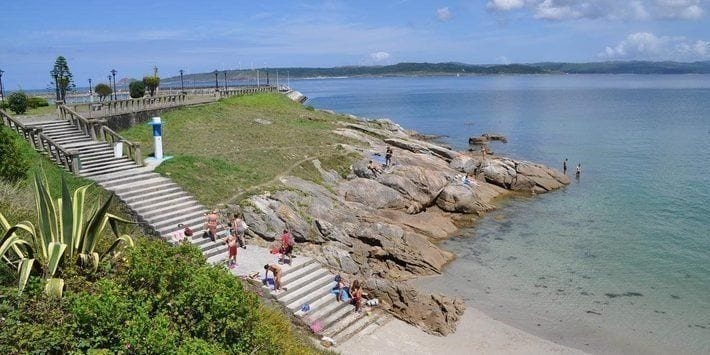 Imagen de los exteriores del Hostal A Cruz. Foto 16
