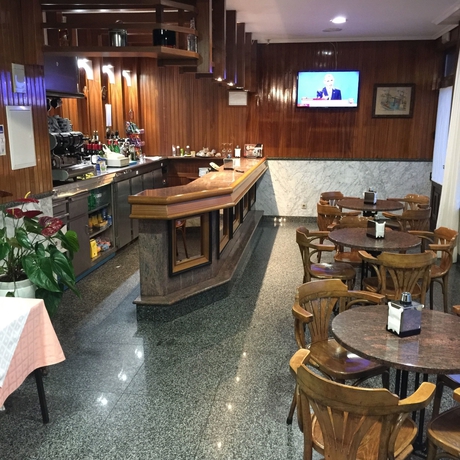 Imagen del bar/restaurante del Hostal A Cruz. Foto 8