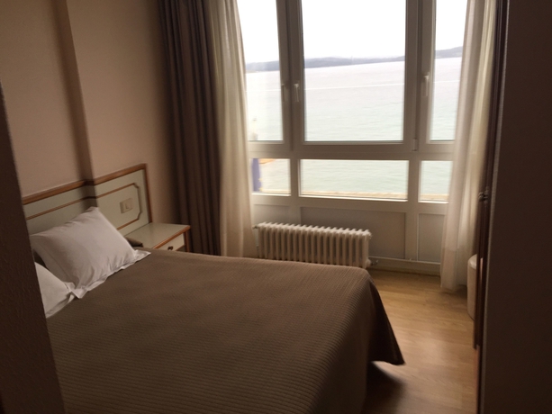 Imagen de la habitación del Hostal A Cruz. Foto 12