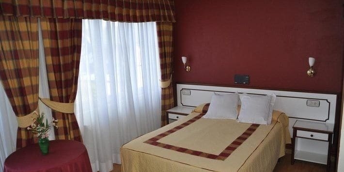 Imagen de la habitación del Hostal A Cruz. Foto 13