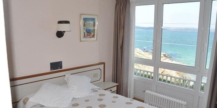 Imagen de la habitación del Hostal A Cruz. Foto 14