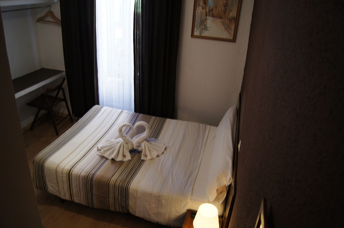 Imagen de los interiores del Hostal A Nuestra Se&ntilde;ora de La Paloma. Foto 12