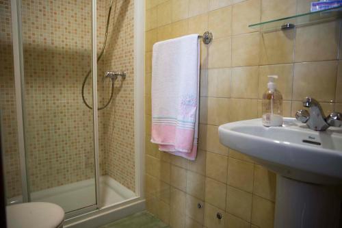 Imagen de la habitación del Hostal A Pedra. Foto 4