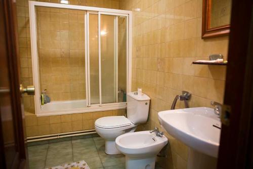 Imagen de la habitación del Hostal A Pedra, Vigo. Foto 2